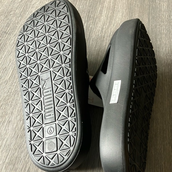 Puma Black Slide Sandals NWT - Picture 3 of 4